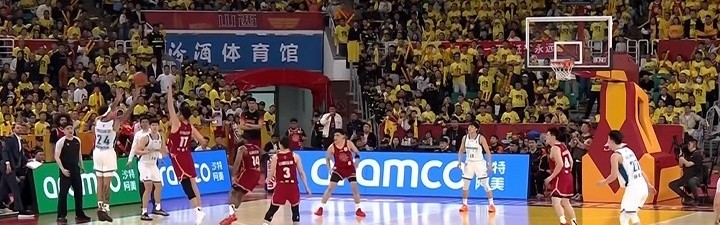 麦迪附体？基诺内斯18秒时间连轰3记三分独得9分 可惜犯满离场